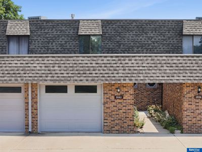 3552 Neerpark Dr