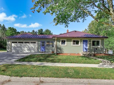 228 5th Ave NE