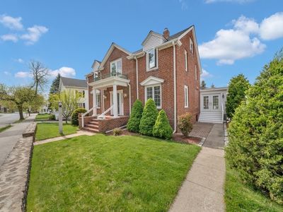 8 Chestnut St