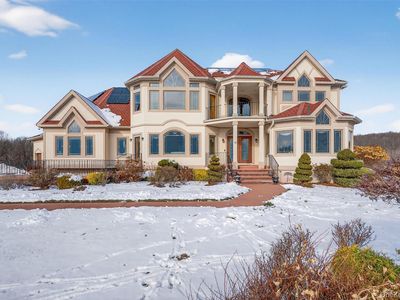 60 Cronomer Hts Drive