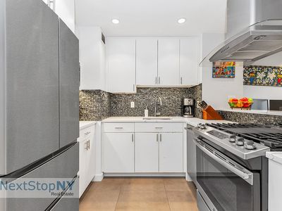 245 E 54th St APT 25H