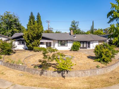 3400 Panorama Dr