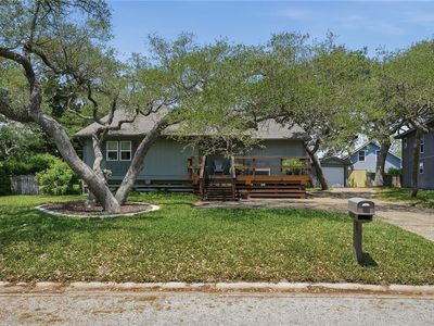 2104 Crescent Dr