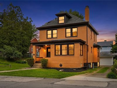 910 Forest Ave