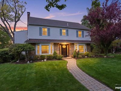 84 Raymond Ave