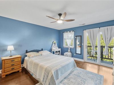 839 Little Bay Ave APT J