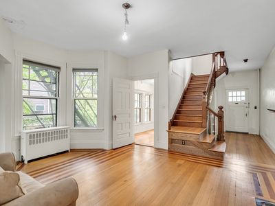 16 Harris St