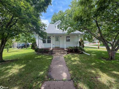1121 3rd Ave E