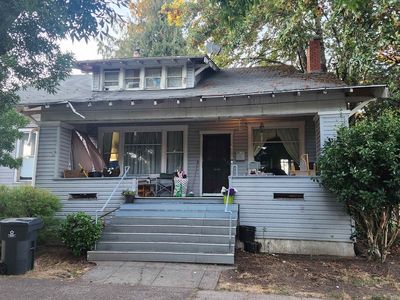 691 Highland Ave NE