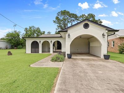 119 Napoleon Ave