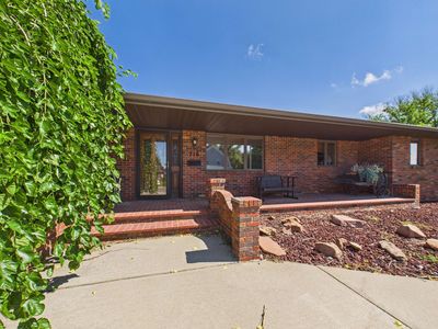 716 E 5th St