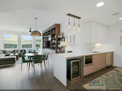 380 Newark Ave #606