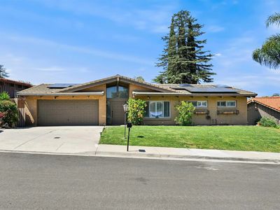 4744 Via Serra
