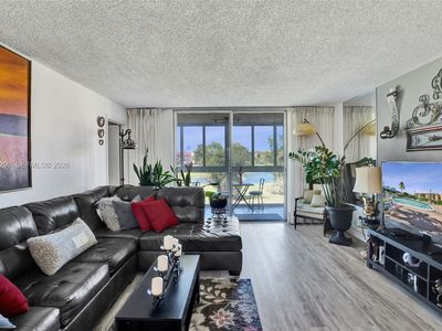 9461 Sunrise Lakes Blvd APT 208