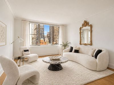 137 E 36th St #21H