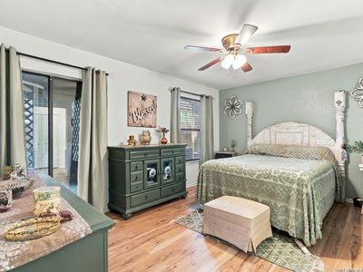 11520 Huebner #201