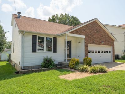 104 Edgehill Ln