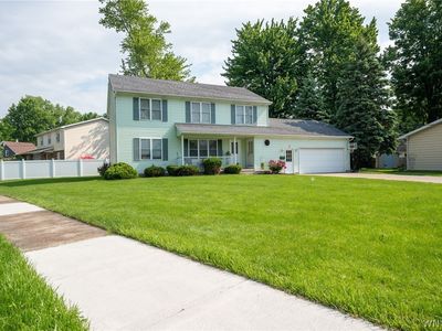 3 Greenwood Cir