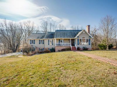 127 Echo Ln