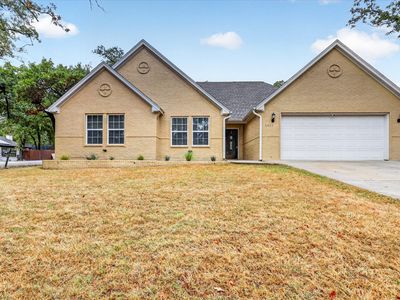 Property at 1612 Tanglewood Dr, Azle, TX