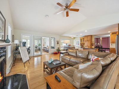 5427 Twin Lake Blvd E