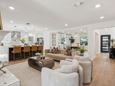 13616 Rolling Hills Ln