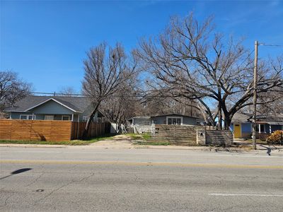 516 Montopolis Dr