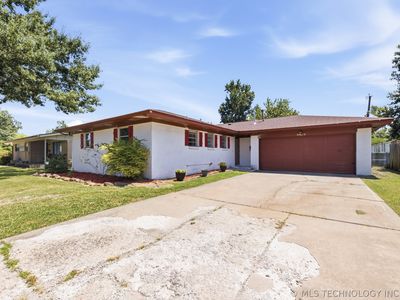 8634 E 38th Pl