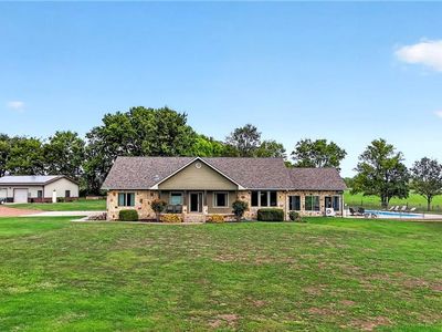 11210 Lakeview Dr