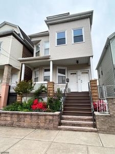 232 Franklin St