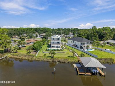 8811 N Lagoon Dr