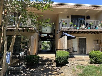 420 Walton Ln APT I41