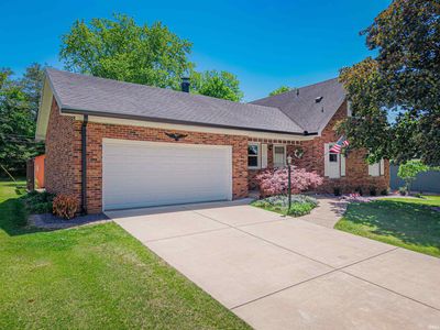 8103 Pine Creek Dr