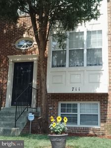 711 Faraway Ct