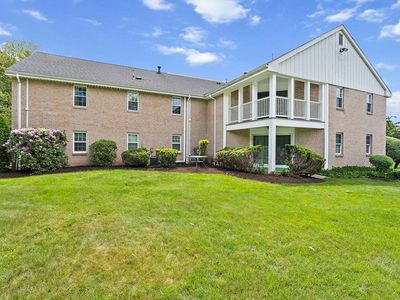 41 Jessica Dr APT E