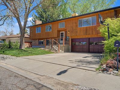 1227 Sherwood Dr