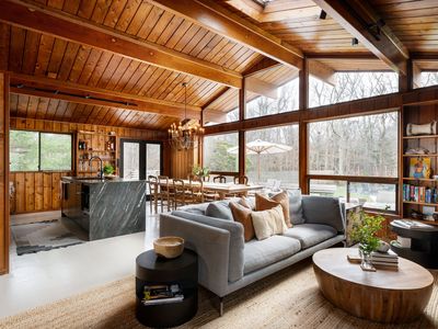 38 Runnymeade Dr