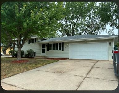 901 Sunny Ln