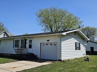 407 Dewey Ave