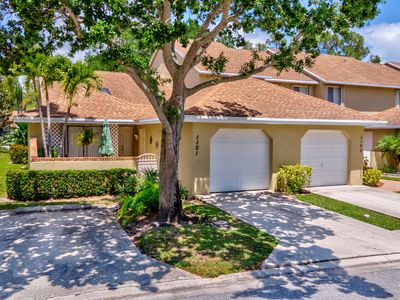 1101 Maplewood Drive