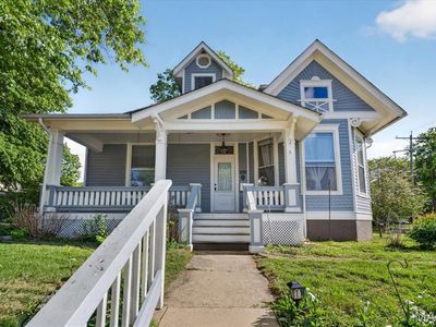 202 E East St