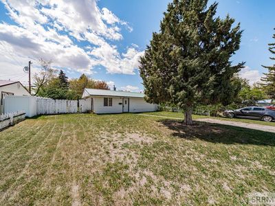 325 NW Bonneville Dr