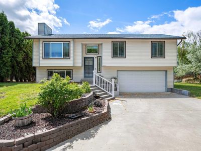 Property at 2225 Blue Jay Ln, West Richland, WA