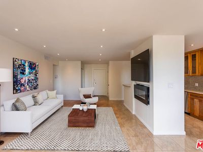403 N Oakhurst Dr APT 303