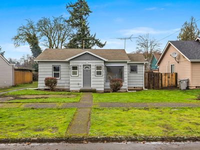 Property at 1141 SE Lewis St, Dallas, OR