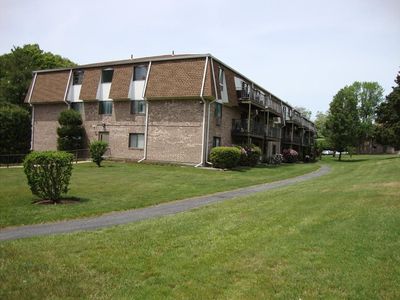 752 Quaker Ln #A109