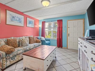 115 E Coronado Dr #102