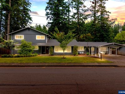3230 NW Norwood Dr