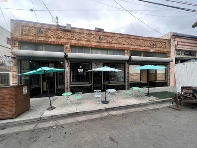 5323 Fairfax Ave
