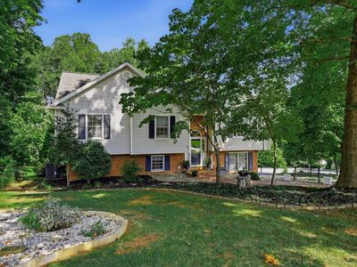 63 Viking Dr
